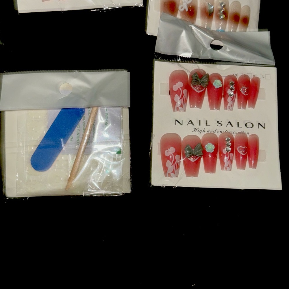 Nail Salon 15 packs on press on nails
